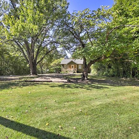 Pet-Friendly Cottage With Fire Pit - 3 Mi To Siu! Carbondale Exteriör bild