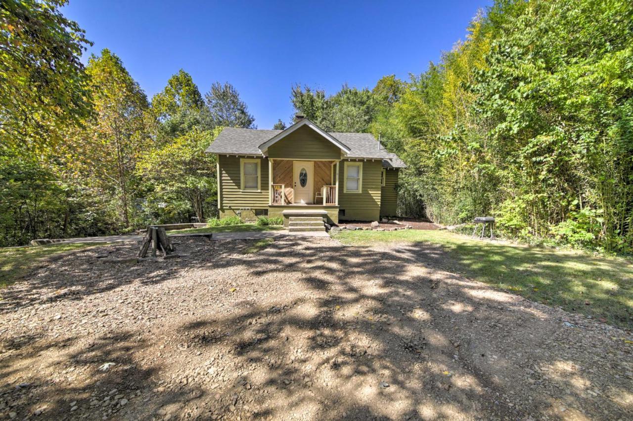 Pet-Friendly Cottage With Fire Pit - 3 Mi To Siu! Carbondale Exteriör bild